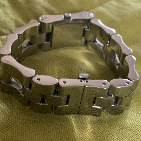 Gucci Watch - Authentic - Picture 4 of 4